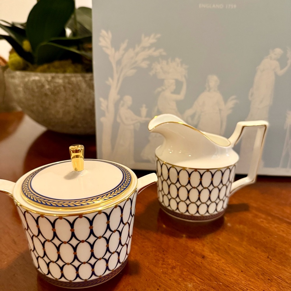 Wedgwood Renaissance Gold Sugar & Creamer Set